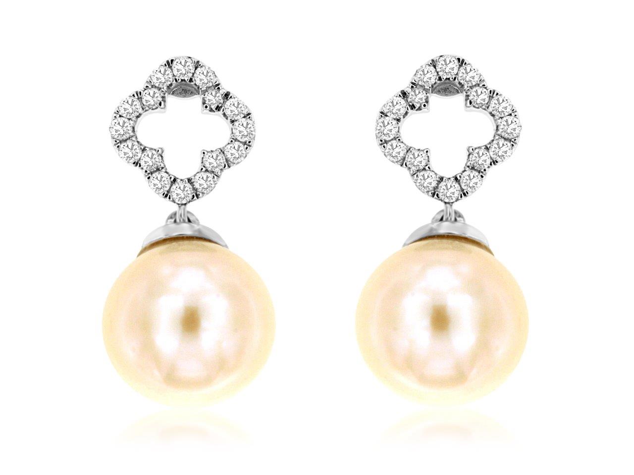 14 Karat White Gold Pearl Clover Stud Earrings