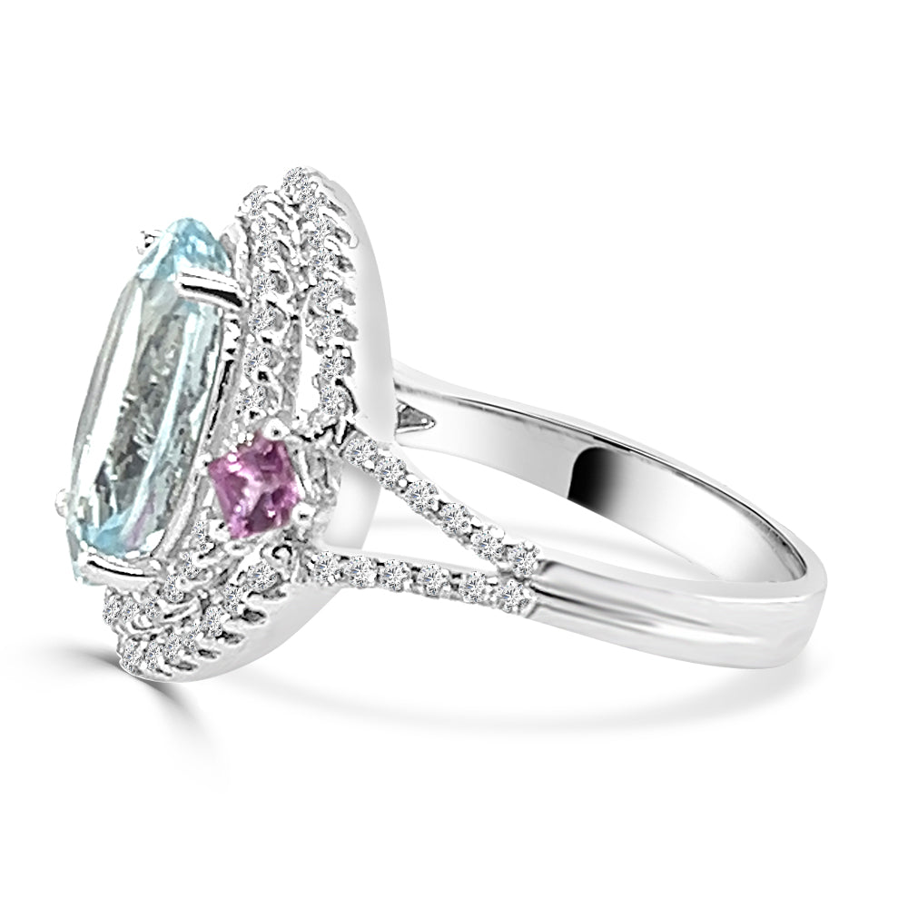 14 Karat White Gold Oval Aquamarine Ring with Split Shank and Halo Setting (4.25 ct)