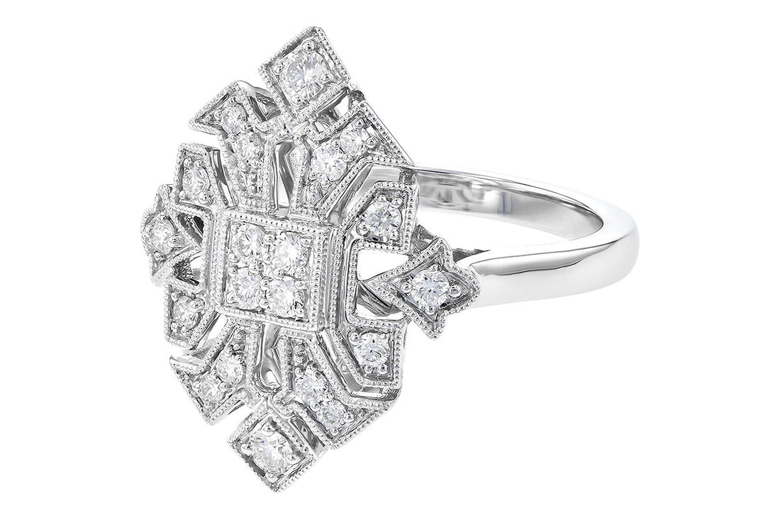 Vintage 14 Karat White Gold Ring with Natural Diamond - Round Shape, 0.40 Carat