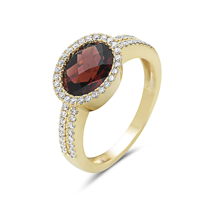 Rose Cut Garnet Ring in 14 Karat Yellow Gold - Oval Shape, 1.61 Carat