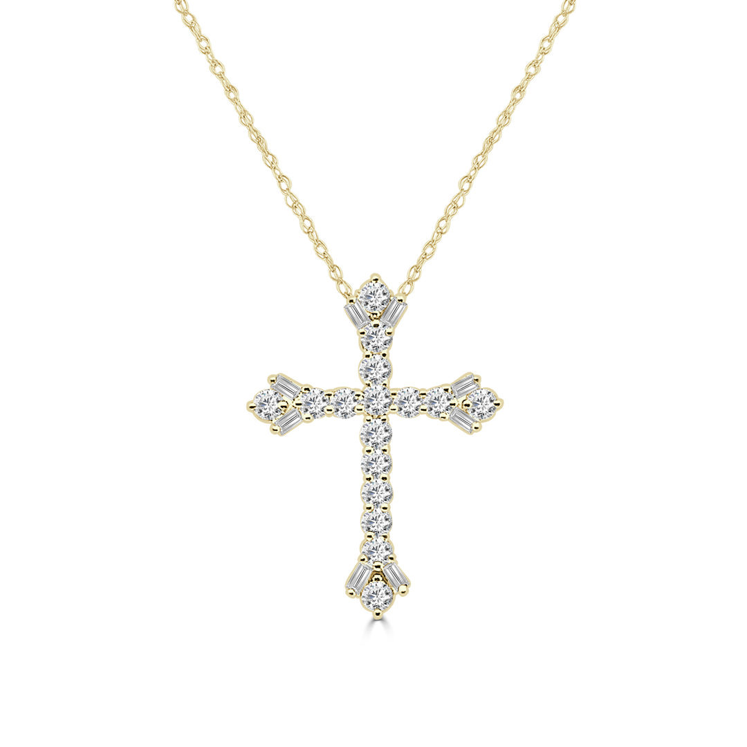 Elegance Refined: 14 Karat Yellow Gold Necklace with Exquisite Natural Diamond Accent