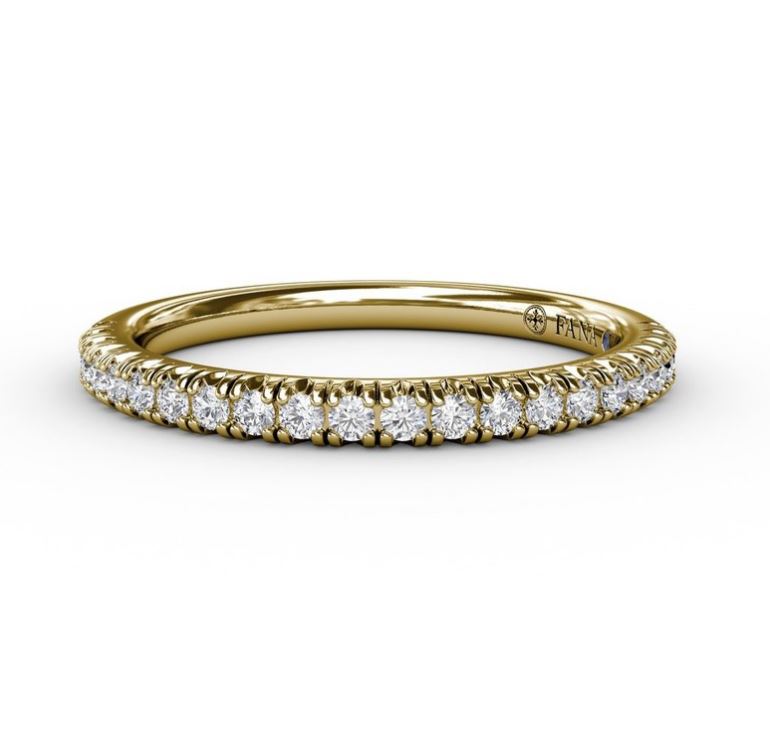 Modern Pave 14 Karat Yellow Gold Wedding Band with Natural Diamond (0.28 carats)