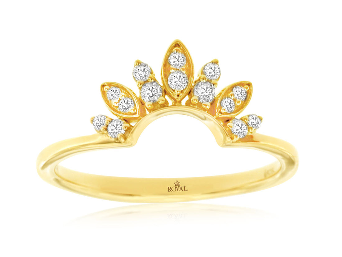 Curved 21 Karat Ladies Ring with Natural Diamond
