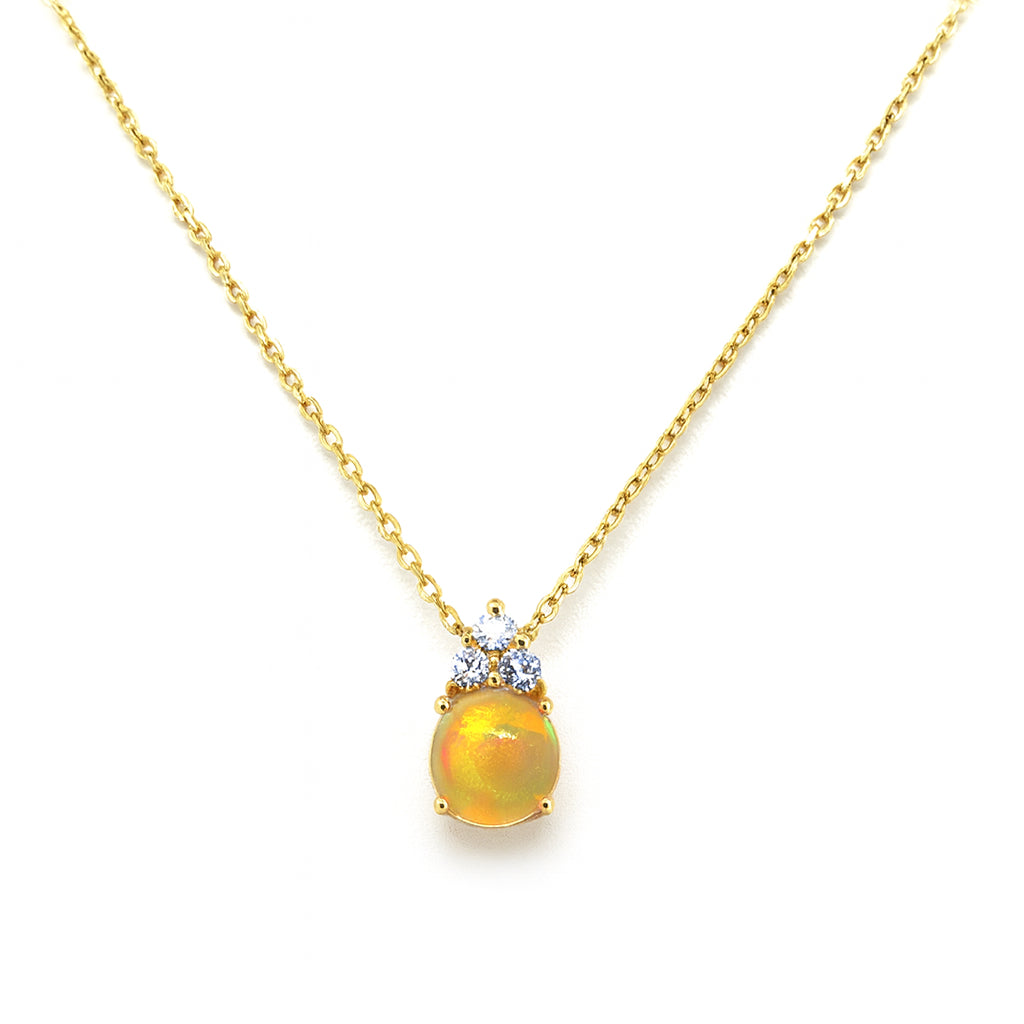 14 Karat Yellow Gold Opal Round Shape Necklace - 0.85 Carats