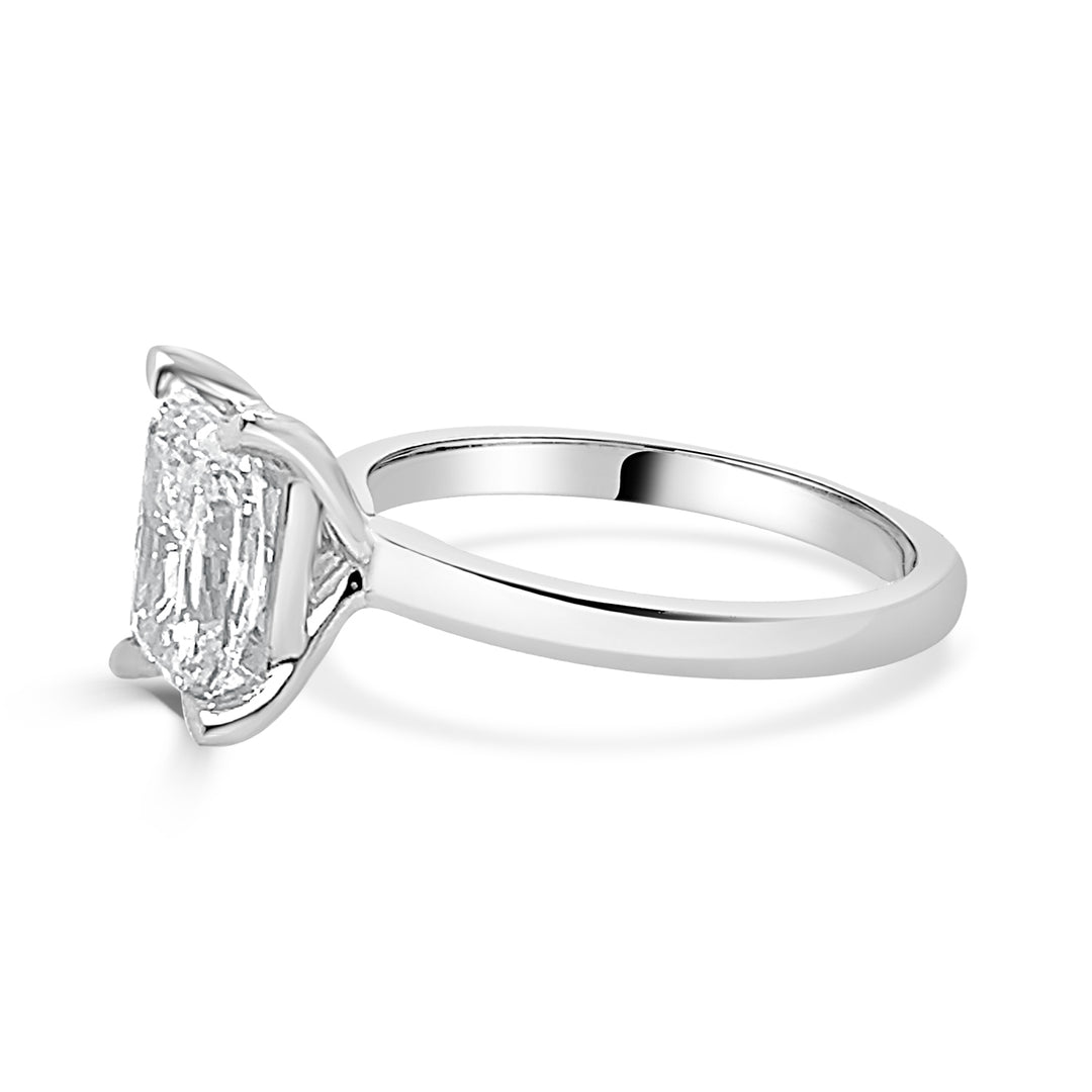 Elegant Radiance: 14 Karat White Gold Lab Diamond Engagement Ring with Radiant Shape