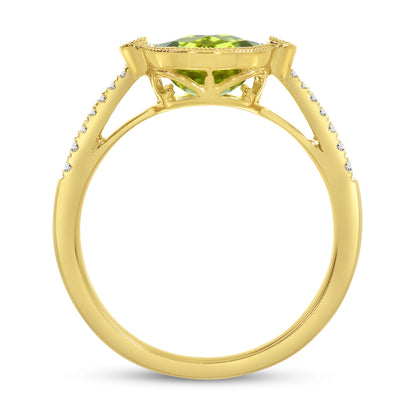 14 Karat Yellow Gold Sideways Oval Ring with Peridot (1.53 ct)