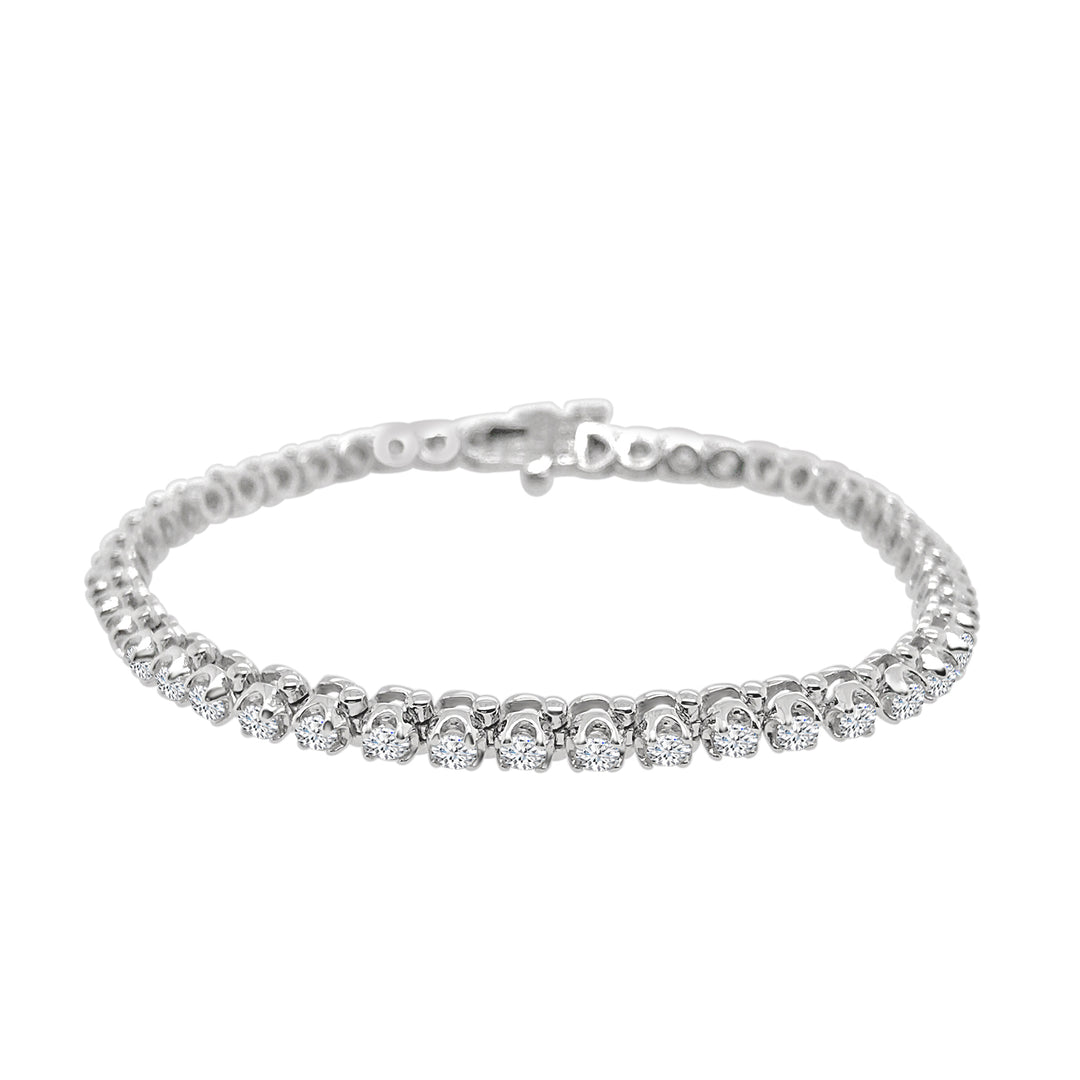 Delicate Elegance: 14 Karat White Gold Bracelet with Sparkling Natural Diamonds