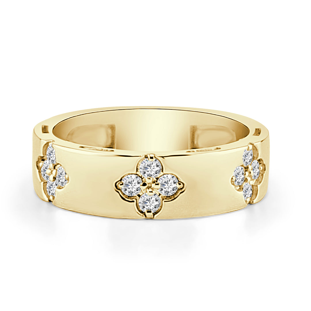 14 Karat Yellow Gold Clover Shape Ring with Natural Diamond (0.43 ct)