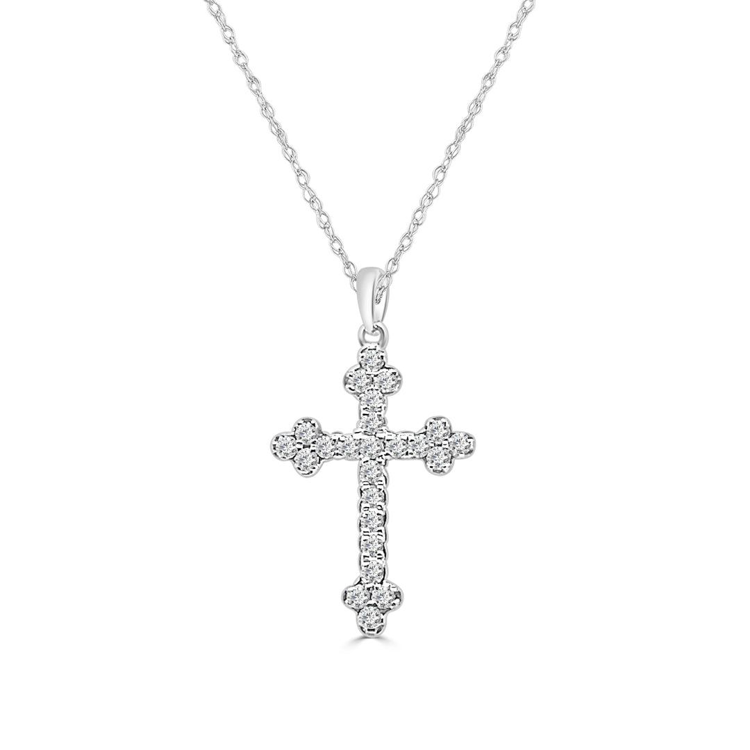 Dazzling Elegance: 14 Karat White Gold Necklace adorned with Natural Diamond