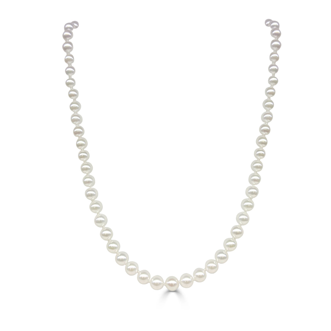 Exquisite Pearl Necklace with Fancy Clasp in 14 Karat Yellow Gold