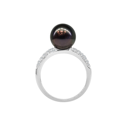 14 Karat White Gold Pearl Ring: Elegant and Sophisticated Jewelry Piece