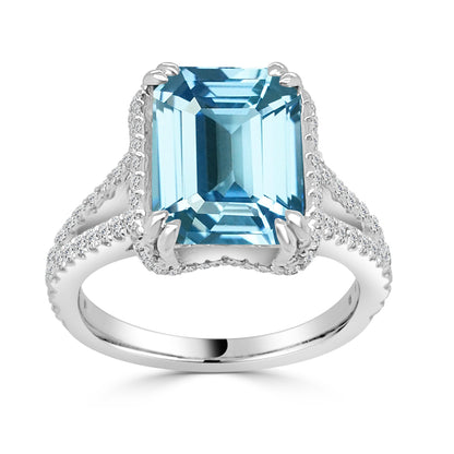 18 Karat White Gold Split Shank Ring with Stunning 3.77 Carat Aquamarine