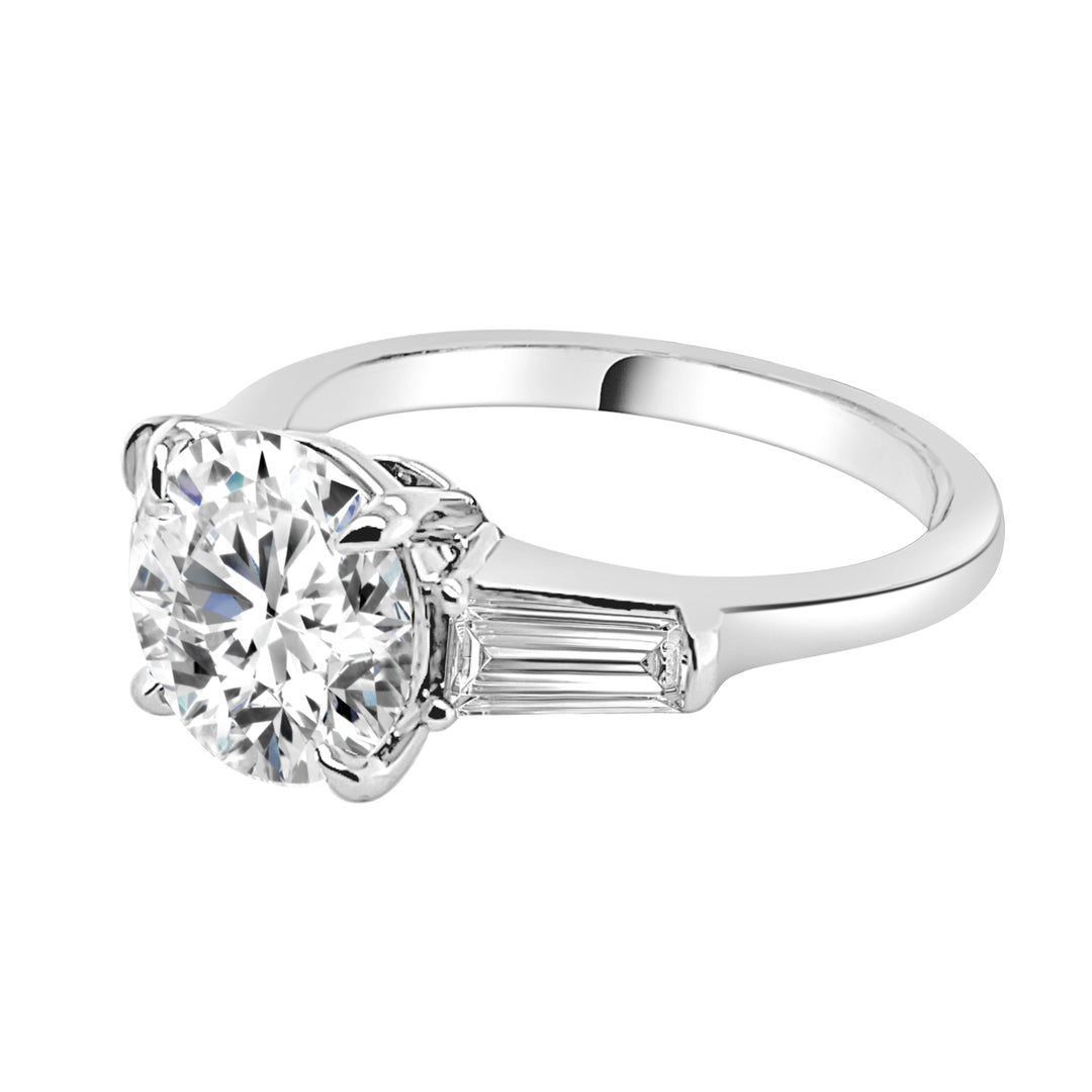 Classic Round Lab Diamond Engagement Ring in 14 Karat White Gold with Tapered Sides