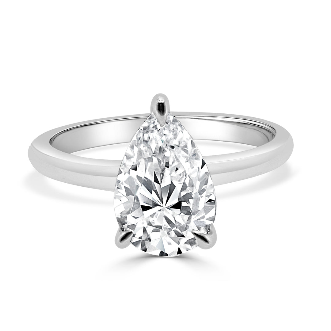 Dazzling Love: 14 Karat White Gold Pear Shape Engagement Ring with Lab Diamond