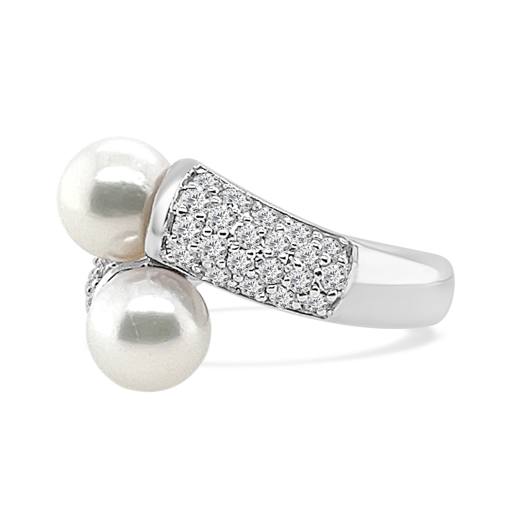 14 Karat White Gold Diamond and Pearl Ring